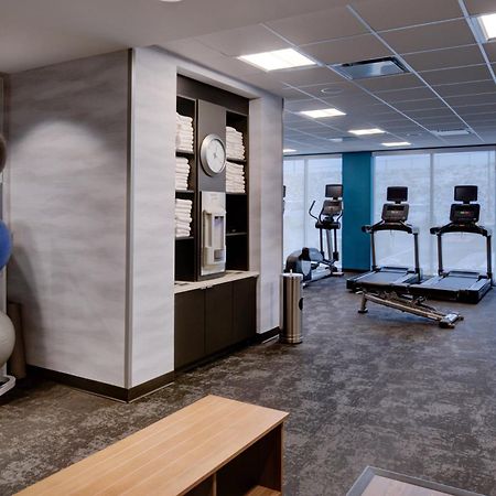 Fairfield Inn & Suites By Marriott Стонтон Экстерьер фото