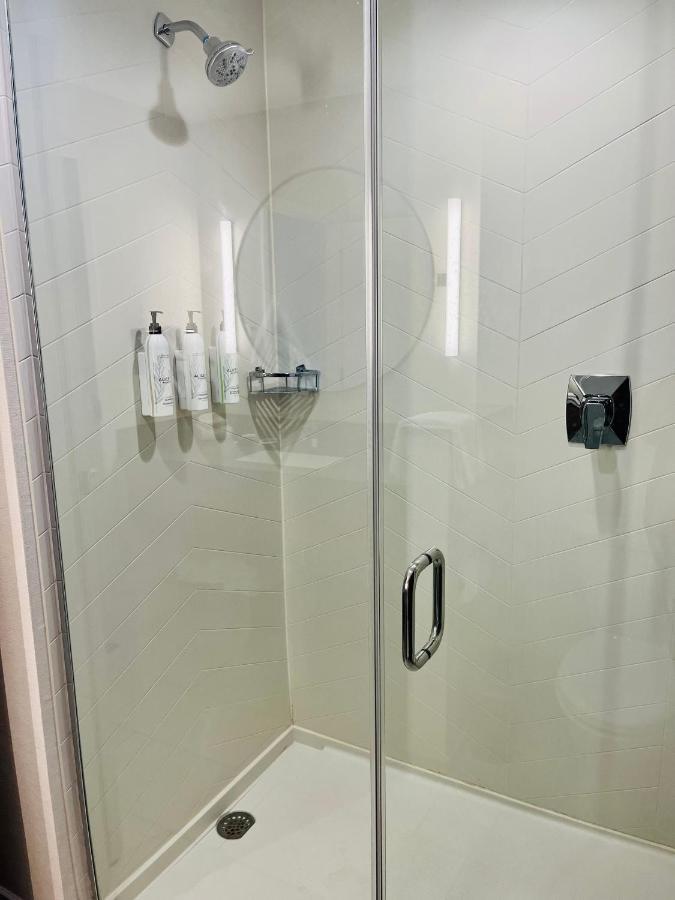 Fairfield Inn & Suites By Marriott Стонтон Экстерьер фото