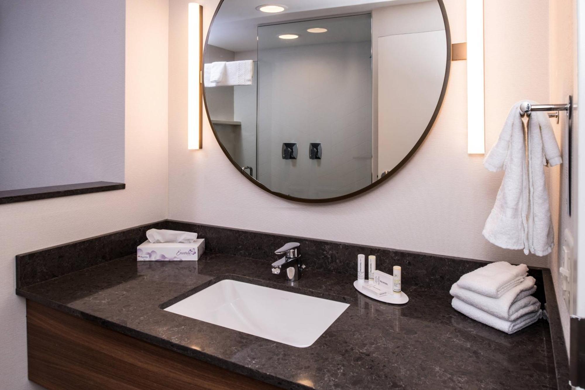 Fairfield Inn & Suites By Marriott Стонтон Экстерьер фото